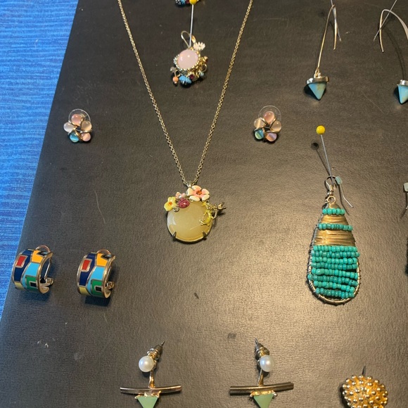 Jewelry - Picture 8 of 8